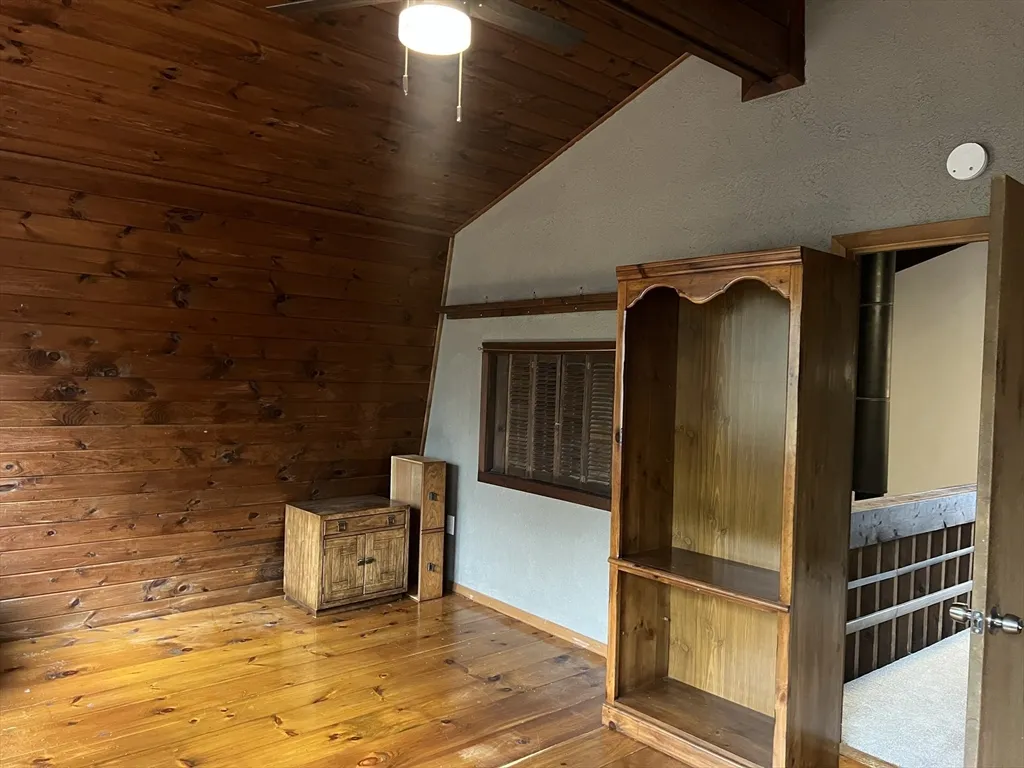 4 bed, 1 bath apartment for rent at 888 Salem St, Groveland — photo 34 of 38