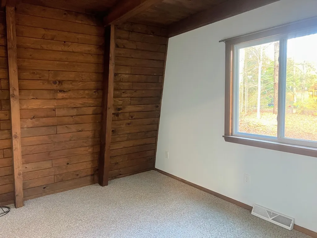 4 bed, 1 bath apartment for rent at 888 Salem St, Groveland — photo 21 of 38