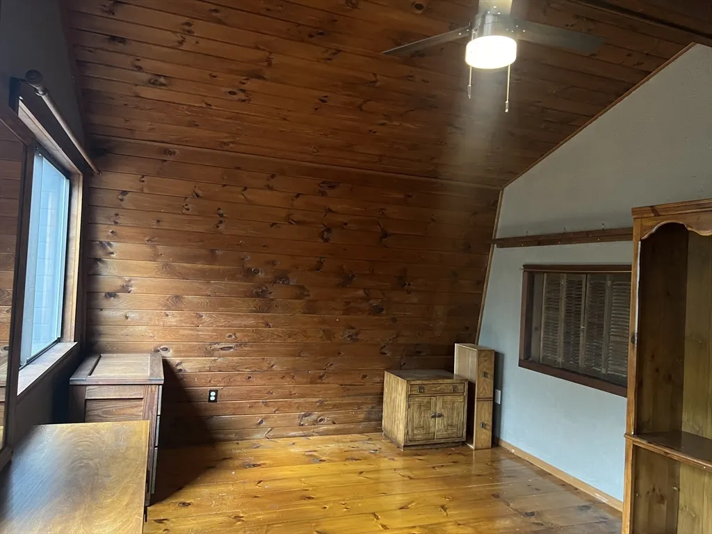 4 bed, 1 bath apartment for rent at 888 Salem St, Groveland — photo 33 of 38
