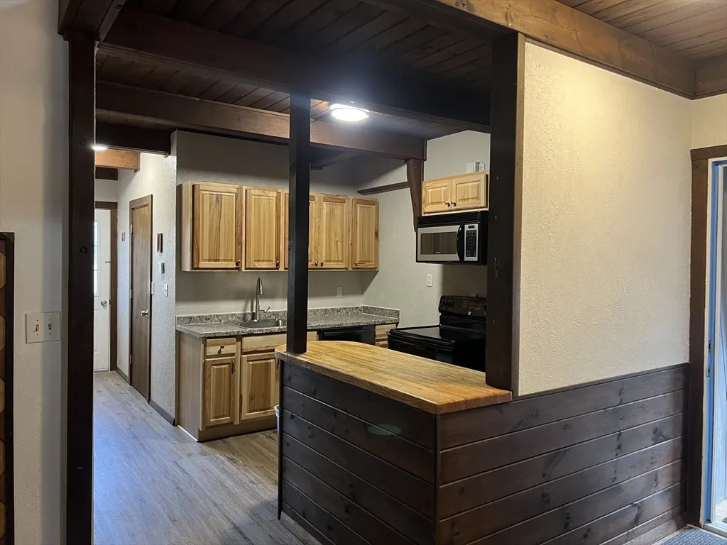 4 bed, 1 bath apartment for rent at 888 Salem St, Groveland — photo 8 of 38