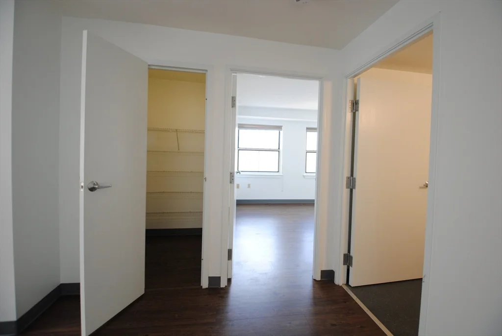 1 bed, 1 bath apartment for rent at 888 Washington St Unit 305, Chinatown — photo 9 of 9