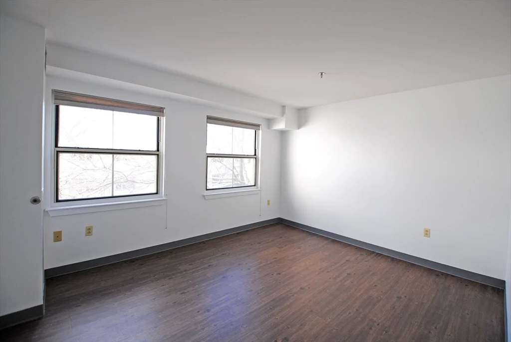 1 bed, 1 bath apartment for rent at 888 Washington St Unit 305, Chinatown — photo 5 of 9
