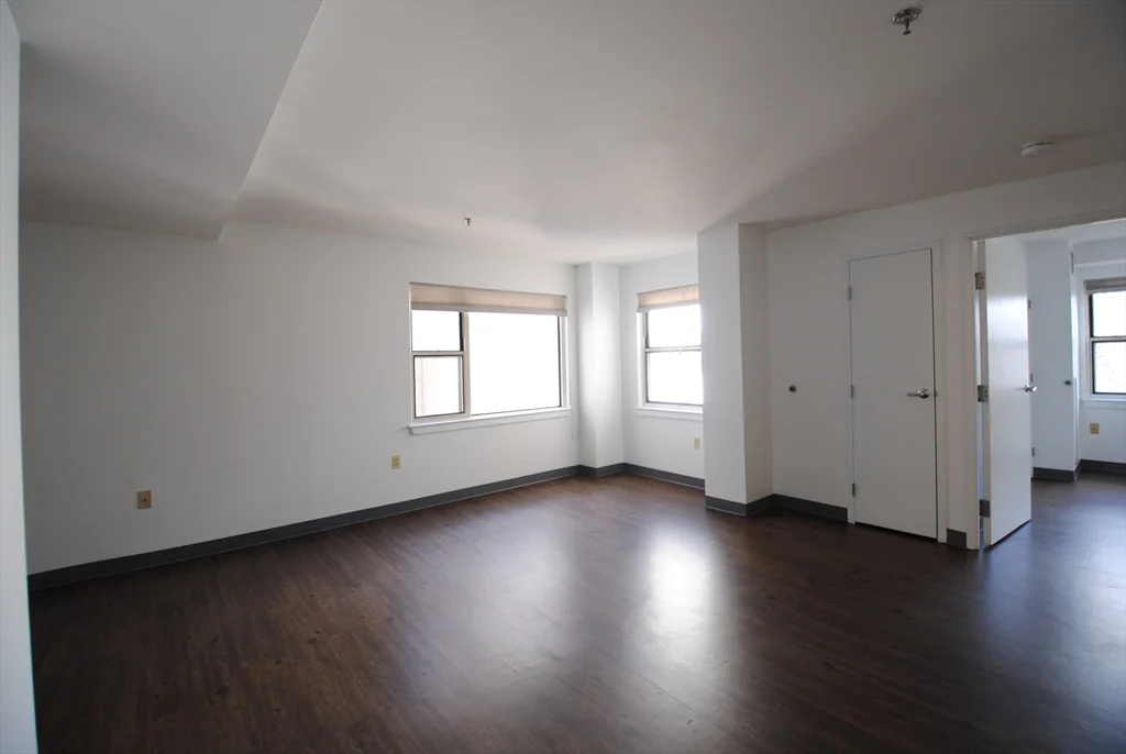 1 bed, 1 bath apartment for rent at 888 Washington St Unit 305, Chinatown — photo 2 of 9