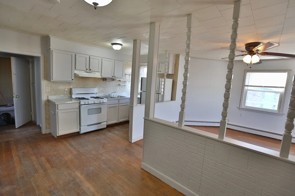 1 bed, 1 bath apartment for rent at 889 Pine Unit 3, Fall River — photo 4 of 16