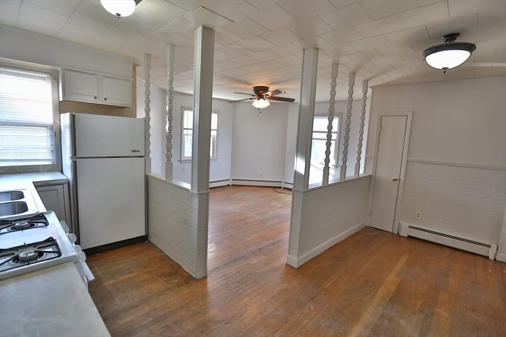1 bed, 1 bath apartment for rent at 889 Pine Unit 3, Fall River — photo 3 of 16
