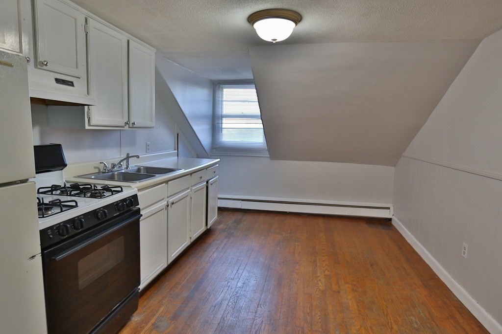 1 bed, 1 bath apartment for rent at 889 Pine Unit 3S, Fall River — photo 8 of 9