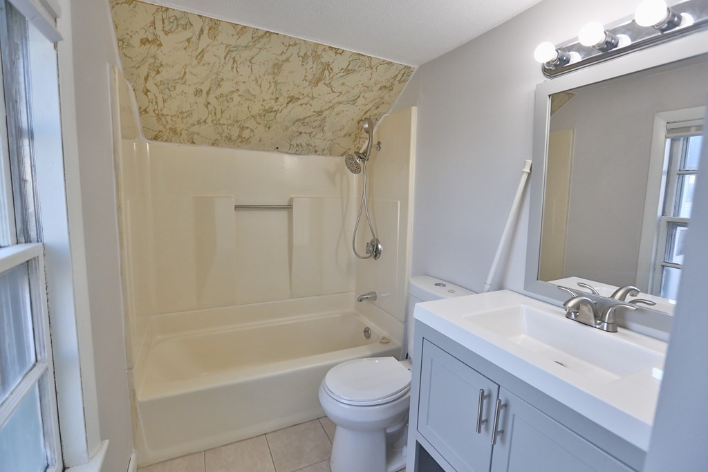 1 bed, 1 bath apartment for rent at 889 Pine Unit 3S, Fall River — photo 9 of 9