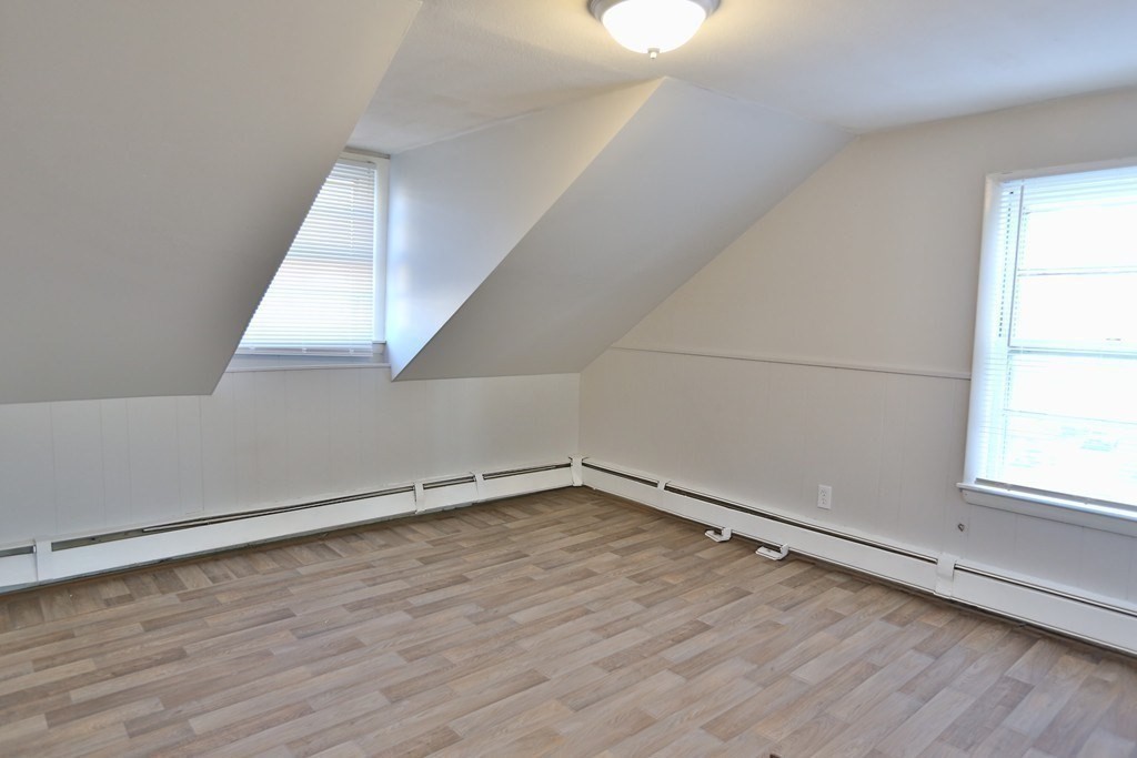1 bed, 1 bath apartment for rent at 889 Pine Unit 3S, Fall River — photo 4 of 9