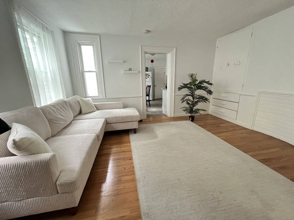 3 bed, 1 bath apartment for rent at 89 6th, East Cambridge — photo 1 of 20