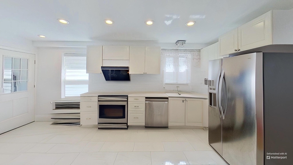 3 bed, 2 bath apartment for rent at 89 Antwerp St Unit B, Lower Allston — photo 4 of 15