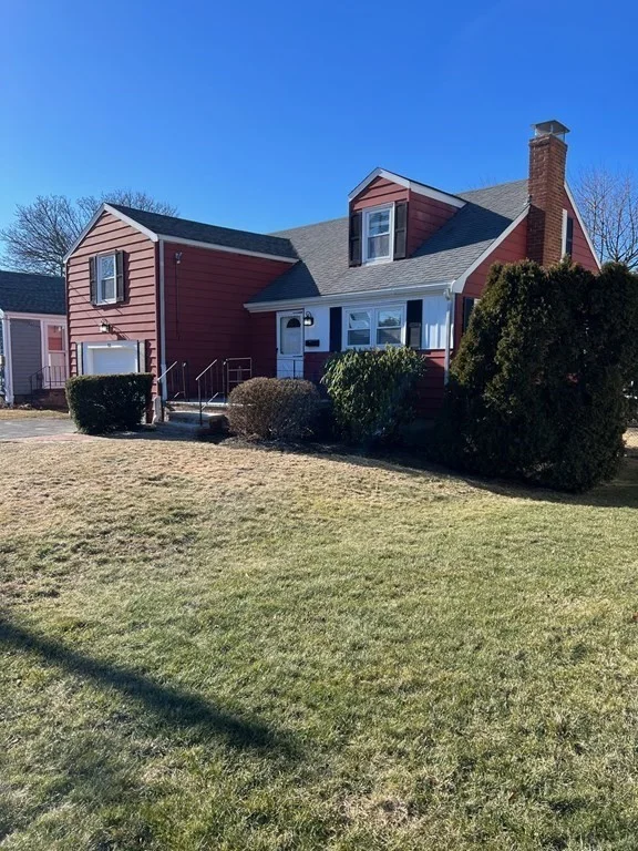 3 bed, 2 bath apartment for rent at 89 Ashworth Rd, Squantum — photo 2 of 29