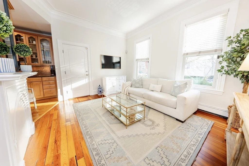 1 bed, 1 bath apartment for rent at 89 Bartlett St Unit 1, Charlestown