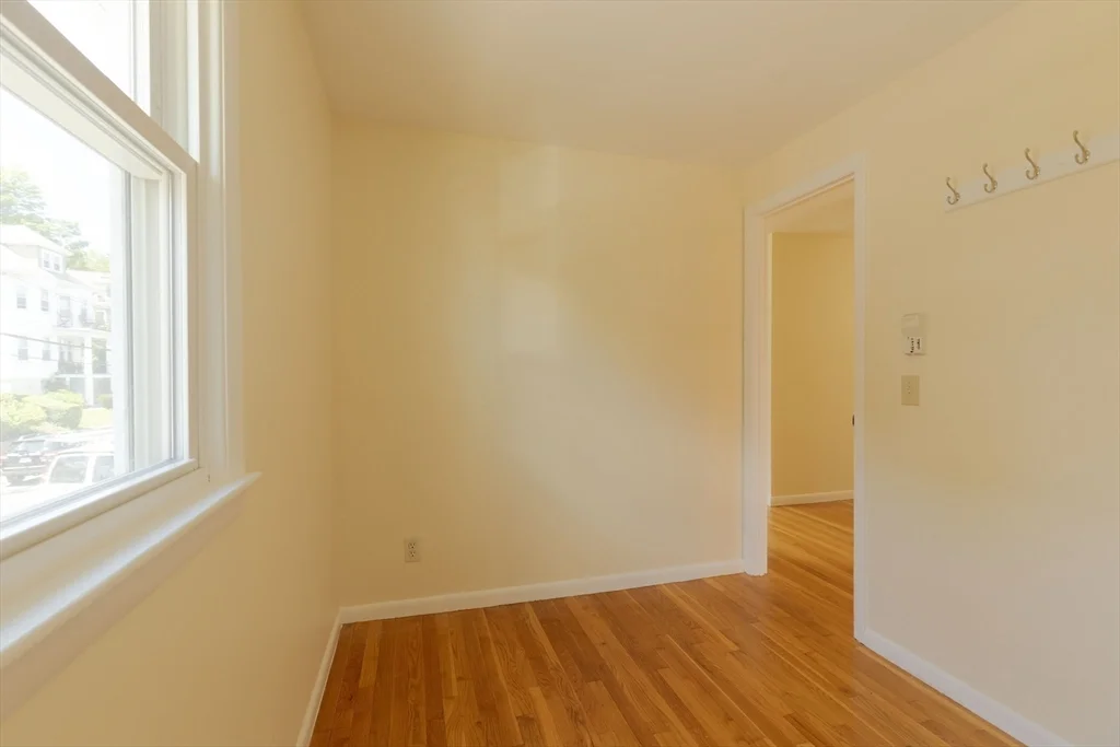 3 bed, 1 bath apartment for rent at 89 Brayton Rd Unit 2, Brighton — photo 6 of 33