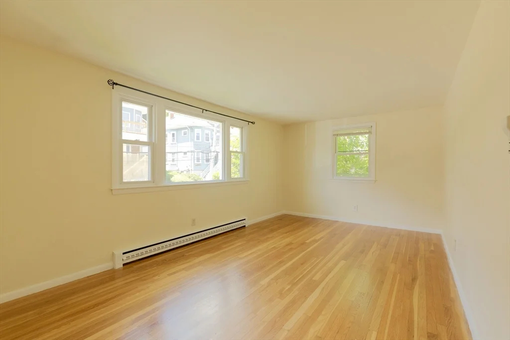 3 bed, 1 bath apartment for rent at 89 Brayton Rd Unit 2, Brighton — photo 2 of 33