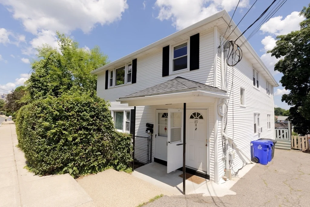 3 bed, 1 bath apartment for rent at 89 Brayton Rd Unit 2, Brighton — photo 30 of 33