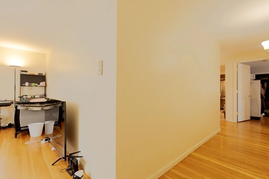 3 bed, 1 bath apartment for rent at 89 Brayton Rd Unit 2, Brighton — photo 6 of 29