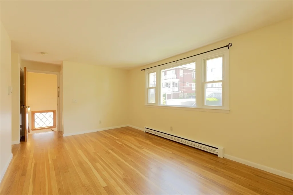 3 bed, 1 bath apartment for rent at 89 Brayton Rd Unit 2, Brighton — photo 3 of 33