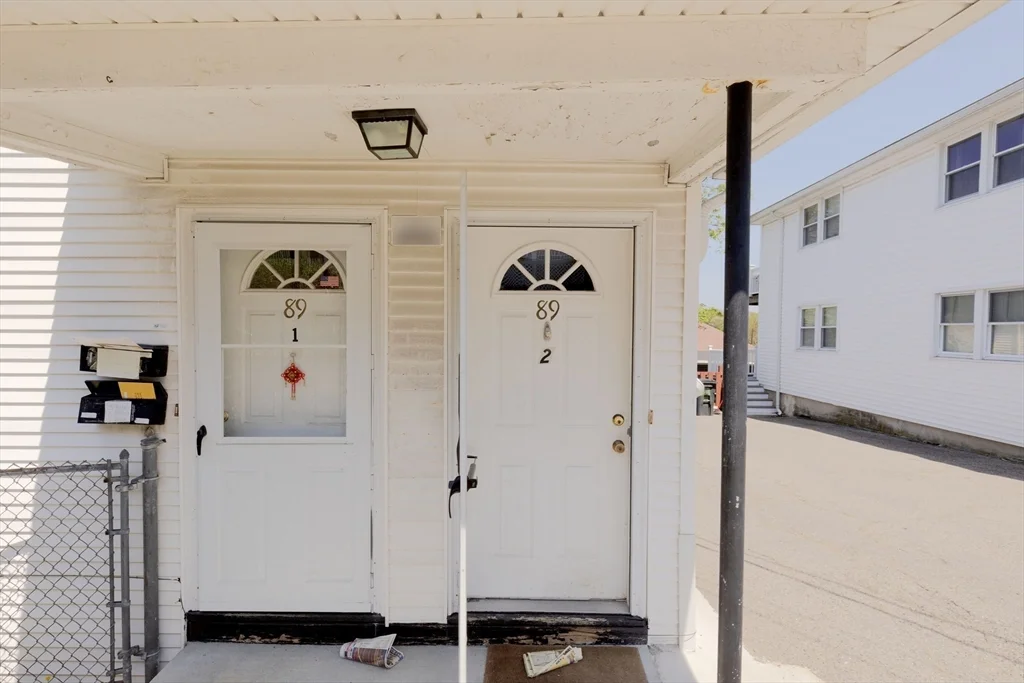 3 bed, 1 bath apartment for rent at 89 Brayton Rd Unit 2, Brighton — photo 3 of 29