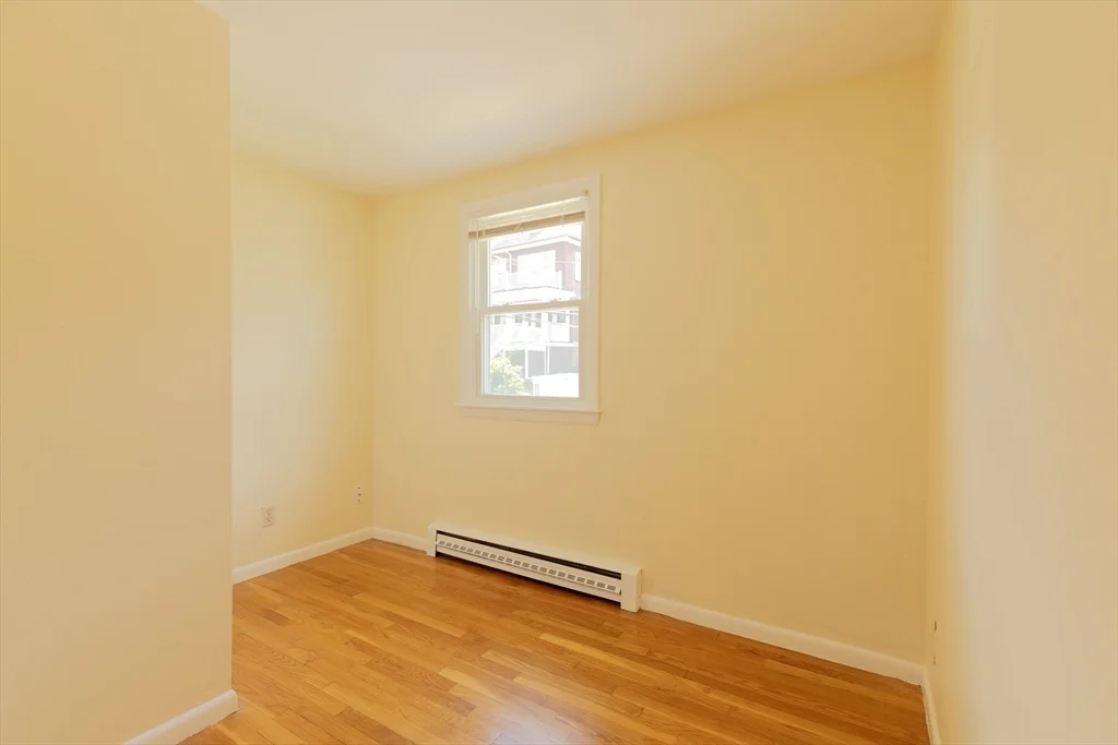 3 bed, 1 bath apartment for rent at 89 Brayton Rd Unit 2, Brighton — photo 5 of 33