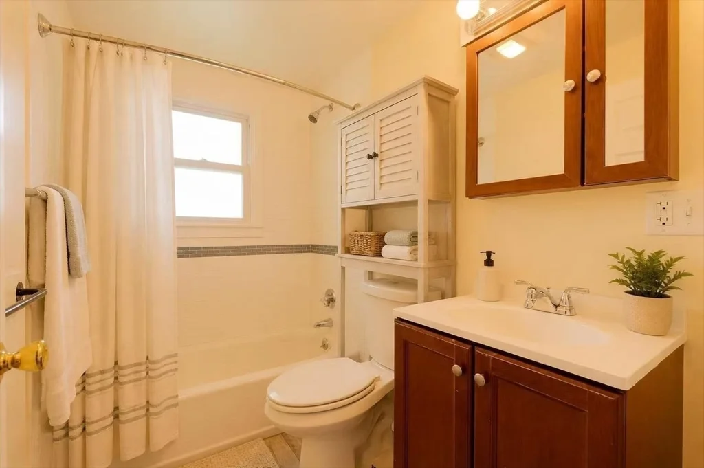 3 bed, 1 bath apartment for rent at 89 Brayton Rd Unit 2, Brighton — photo 24 of 33