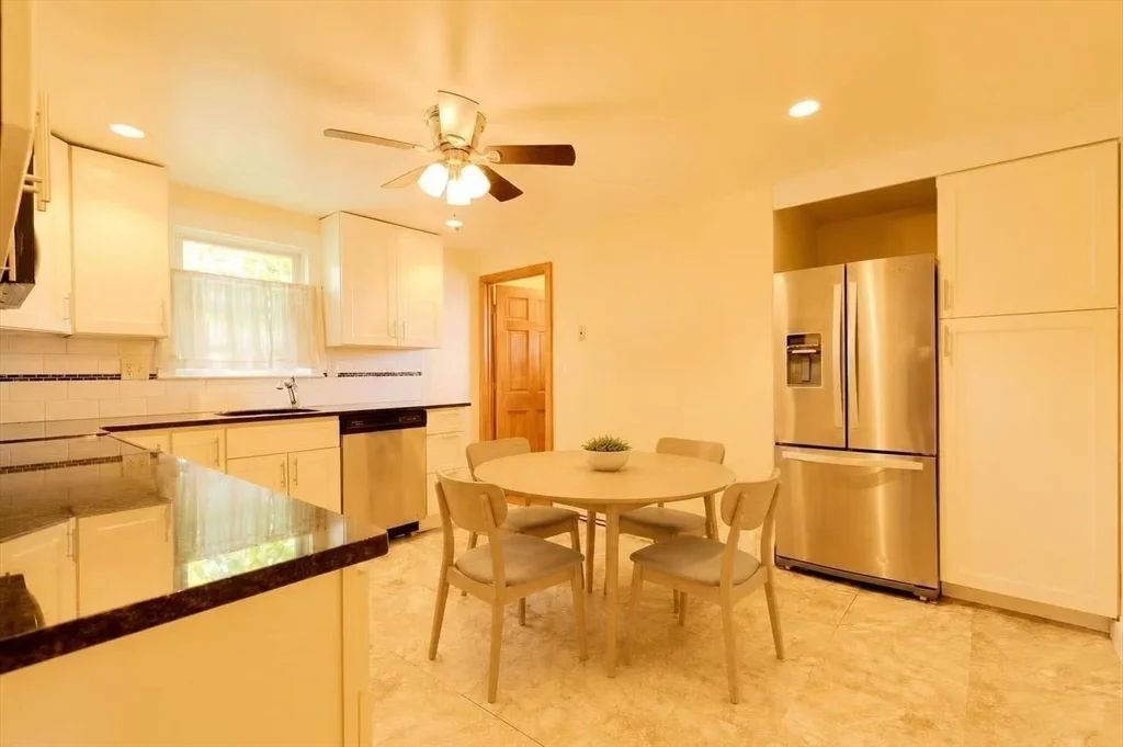 3 bed, 1 bath apartment for rent at 89 Brayton Rd Unit 2, Brighton — photo 21 of 33