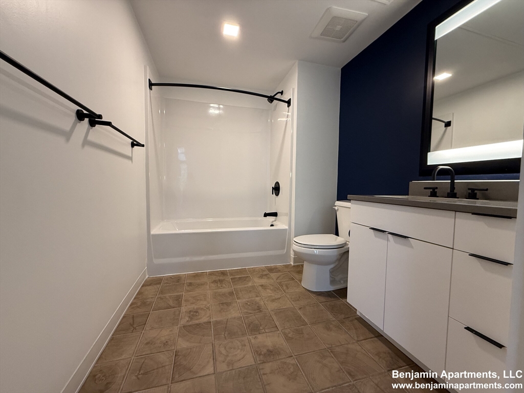 2 bed, 2 bath apartment for rent at 89 Brighton Ave Unit 201, Allston — photo 15 of 16