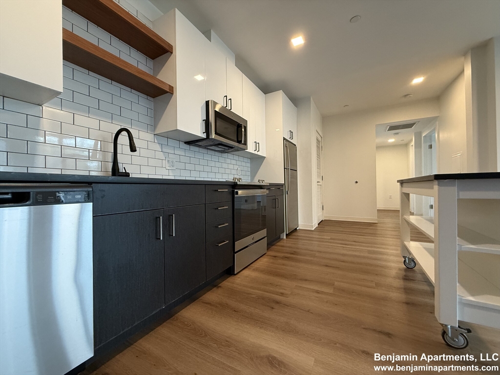 2 bed, 2 bath apartment for rent at 89 Brighton Ave Unit 201, Allston — photo 4 of 16