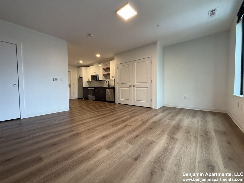 Studio bed, 1 bath apartment for rent at 89 Brighton Ave Unit 210, Allston — photo 4 of 9