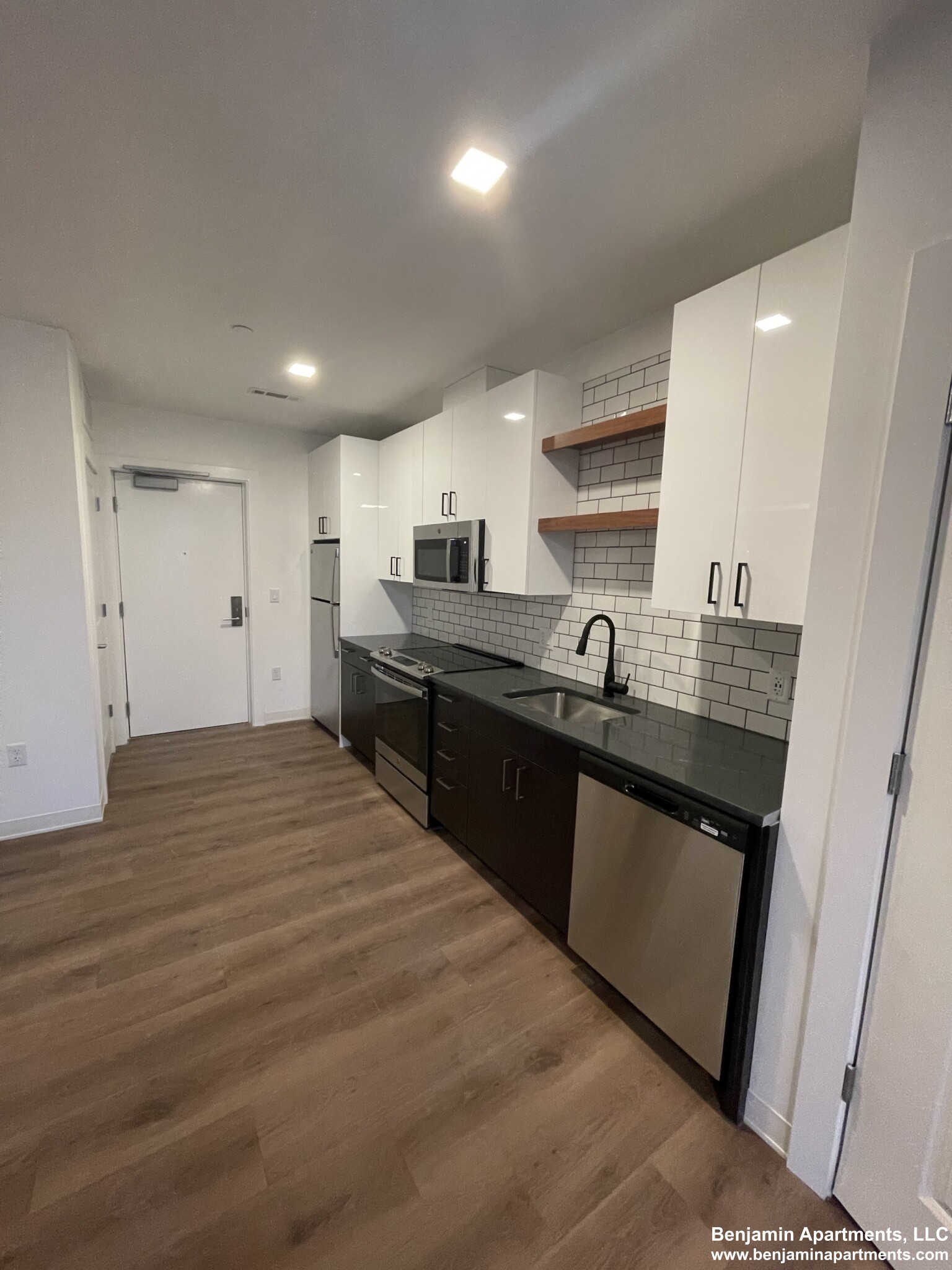 Studio bed, 1 bath apartment for rent at 89 Brighton Ave Unit 210E, Allston — photo 3 of 8