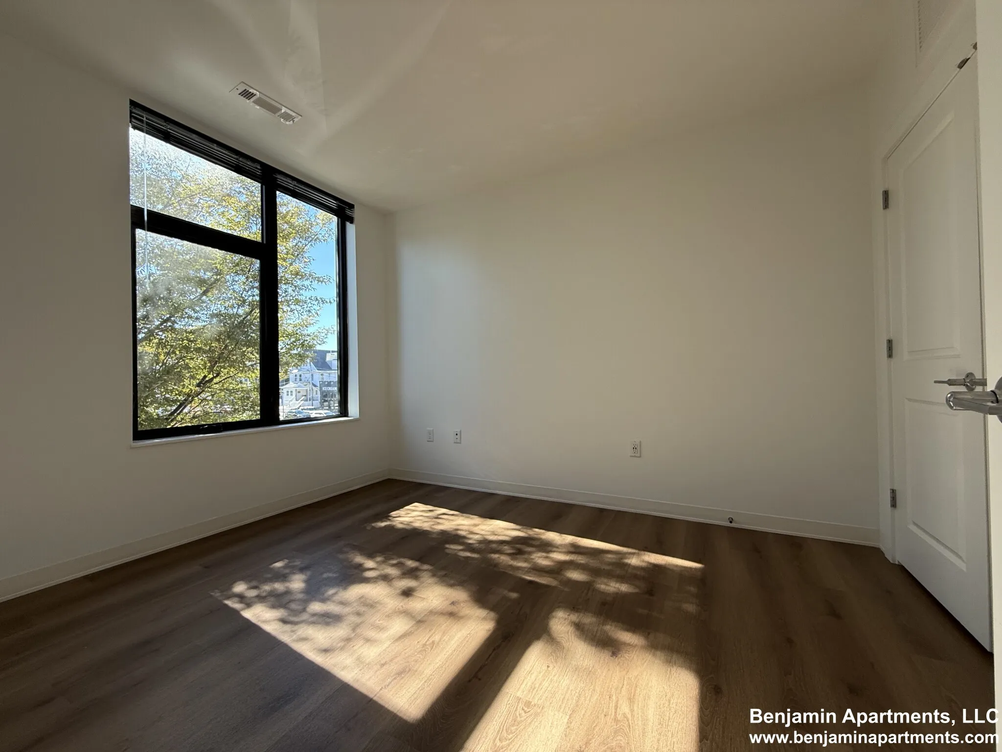 2 bed, 1 bath apartment for rent at 89 Brighton Ave Unit 220, Allston — photo 7 of 17