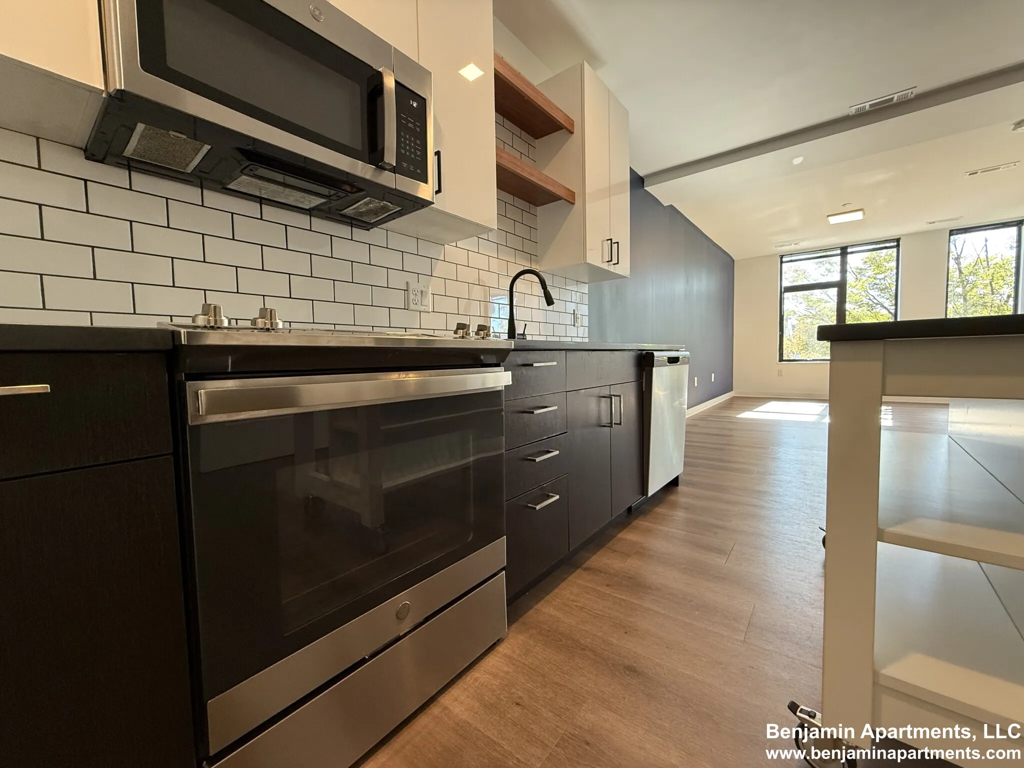 2 bed, 1 bath apartment for rent at 89 Brighton Ave Unit 220, Allston — photo 3 of 17