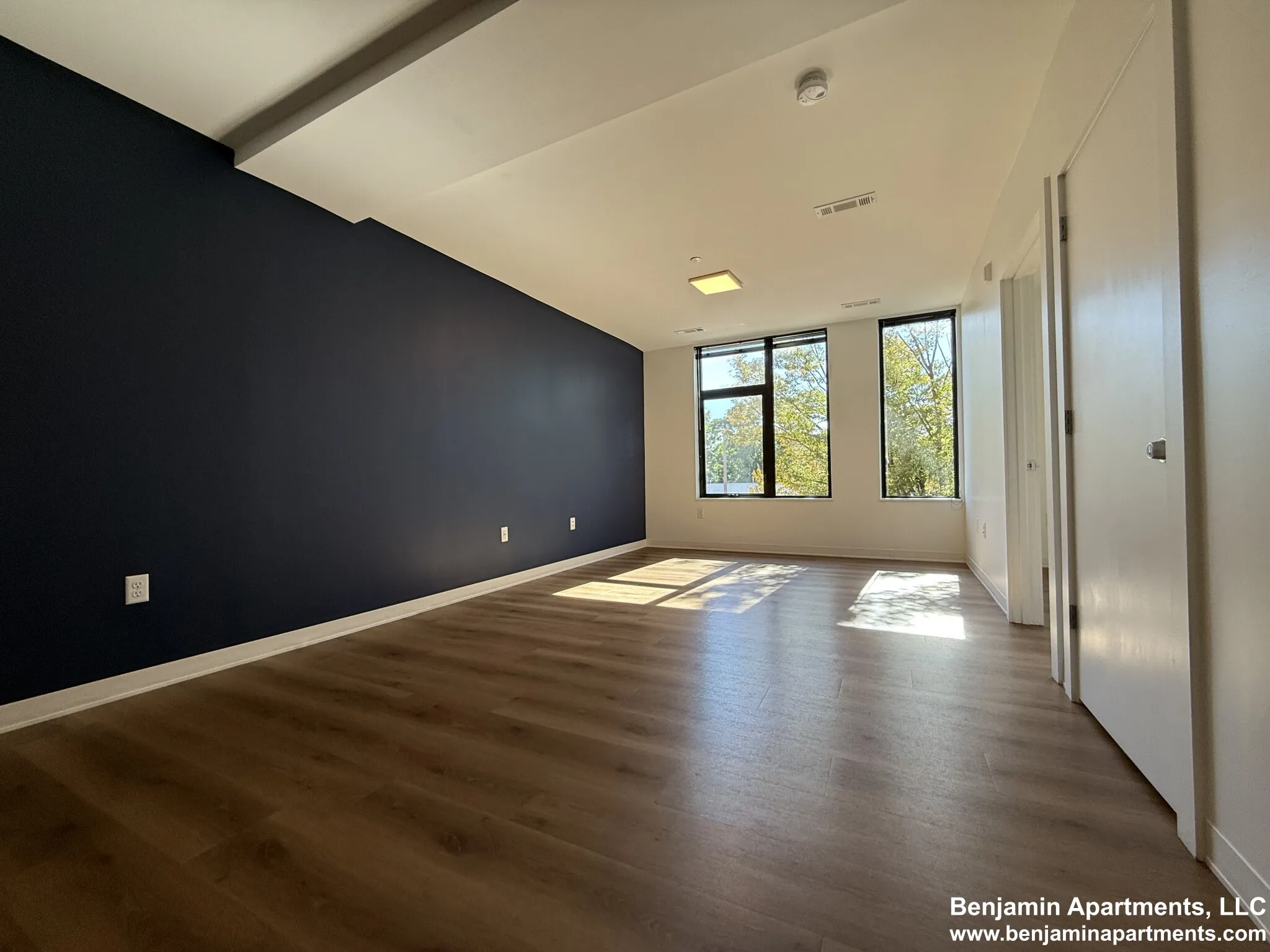 2 bed, 1 bath apartment for rent at 89 Brighton Ave Unit 220, Allston — photo 5 of 17