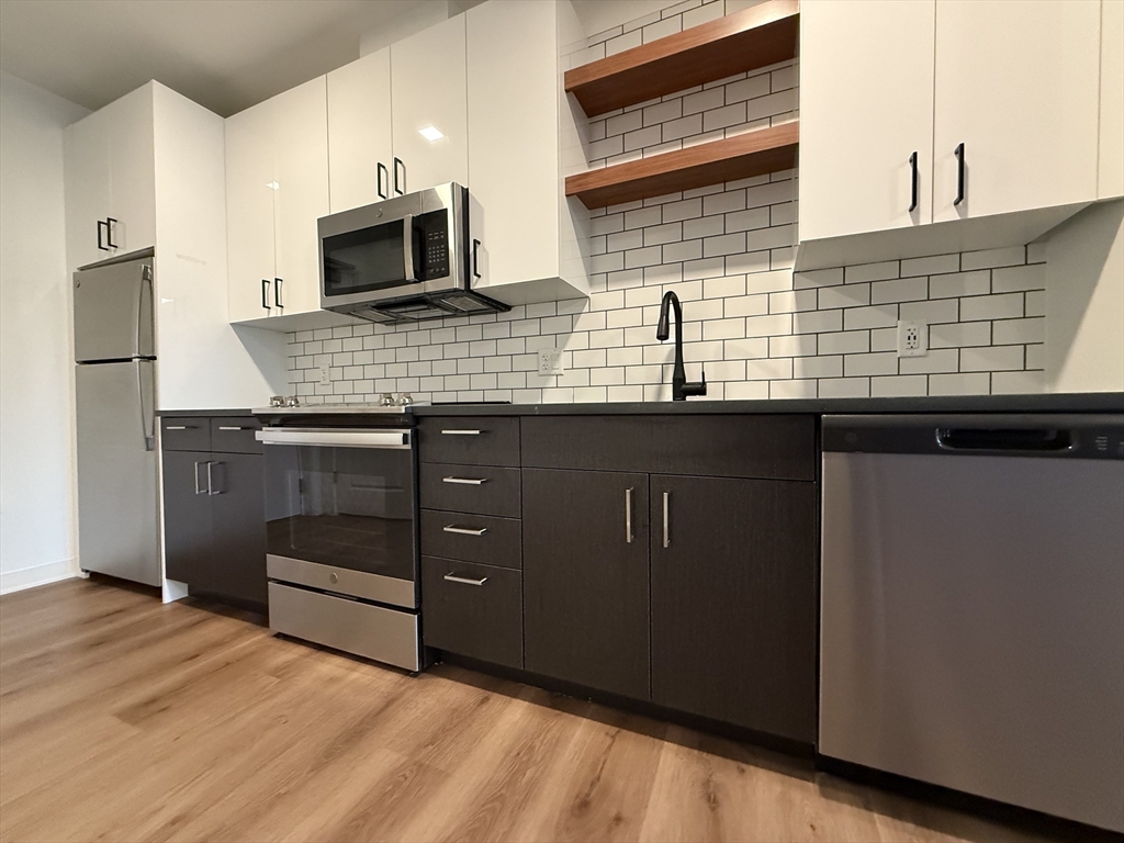 Studio bed, 1 bath apartment for rent at 89 Brighton Ave Unit 313, Allston — photo 4 of 11