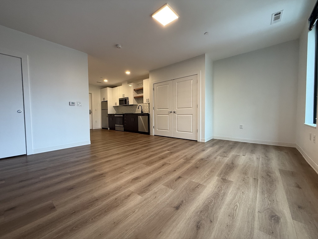 Studio bed, 1 bath apartment for rent at 89 Brighton Ave Unit 313, Allston — photo 5 of 11
