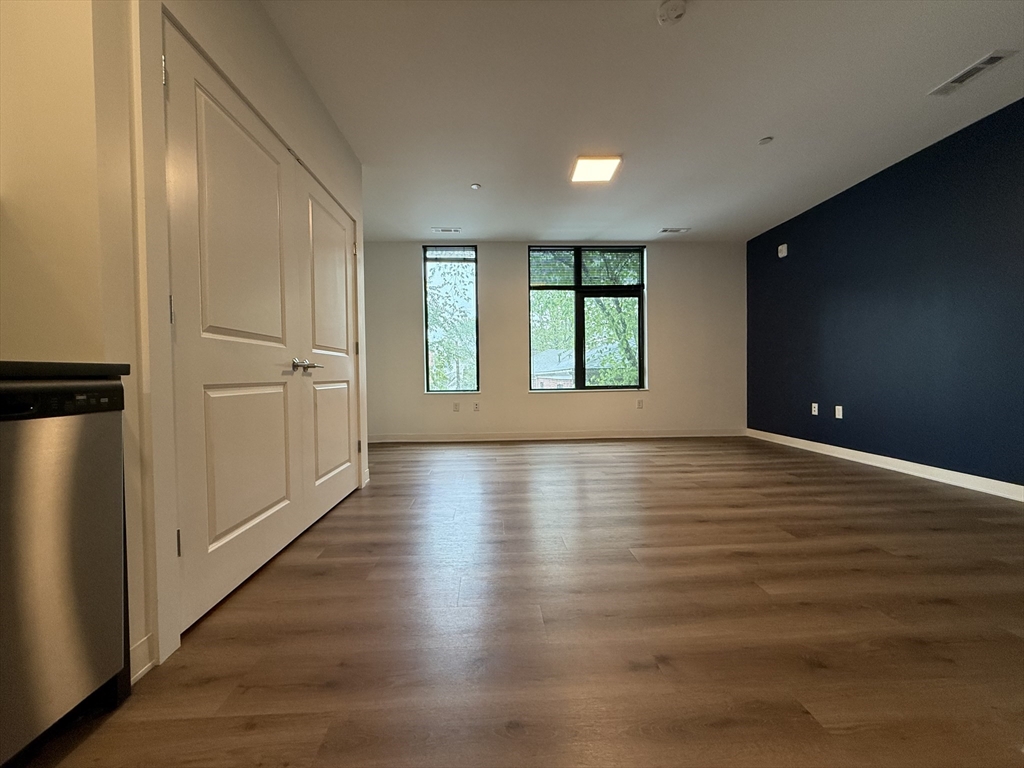 Studio bed, 1 bath apartment for rent at 89 Brighton Ave Unit 511, Allston — photo 3 of 11