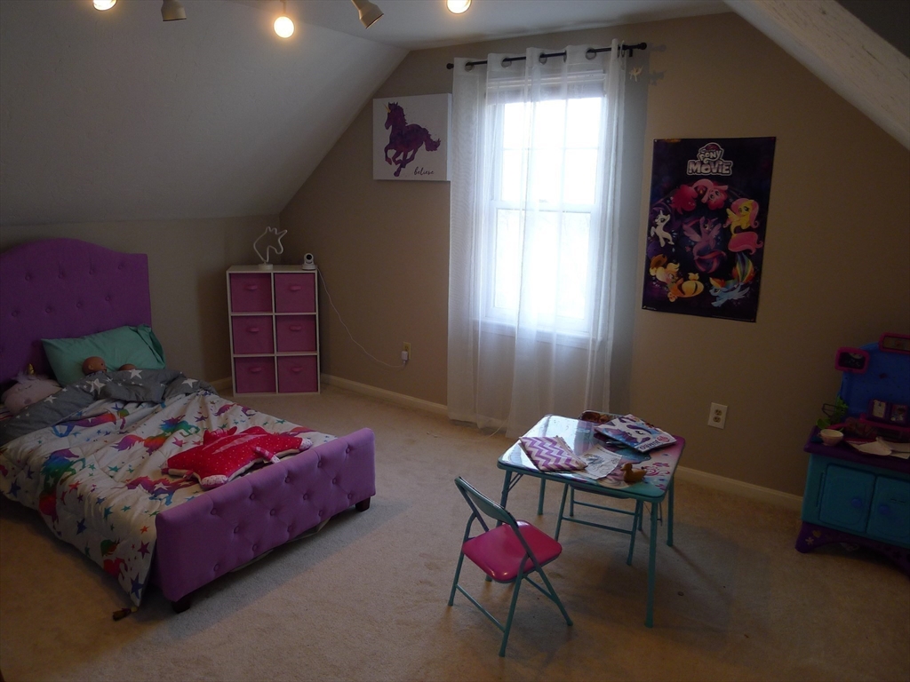 3 bed, 2 bath apartment for rent at 89 Brookdale Unit 89, Shrewsbury — photo 12 of 21