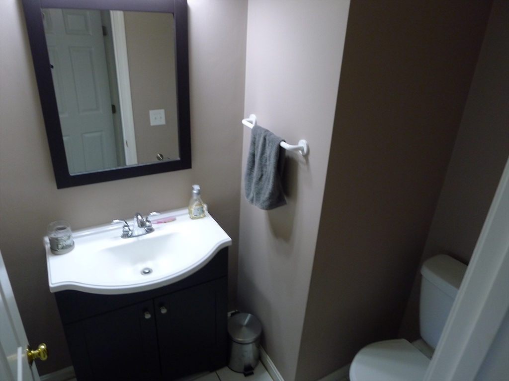 3 bed, 2 bath apartment for rent at 89 Brookdale Unit 89, Shrewsbury — photo 6 of 21