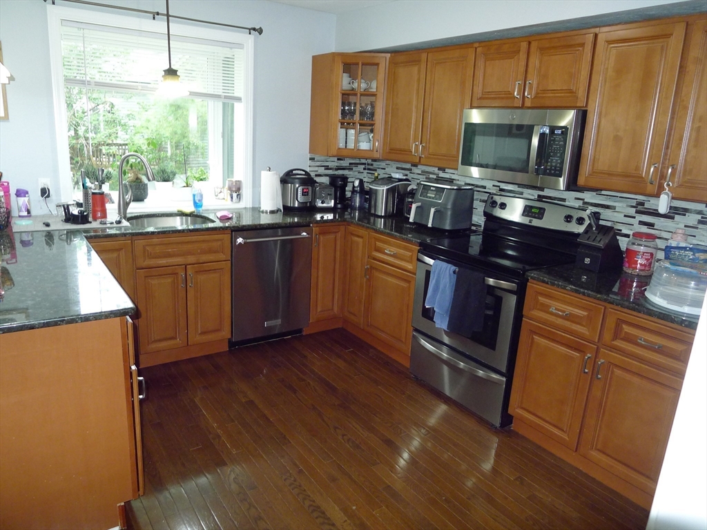 3 bed, 2 bath apartment for rent at 89 Brookdale Unit 89, Shrewsbury — photo 4 of 21