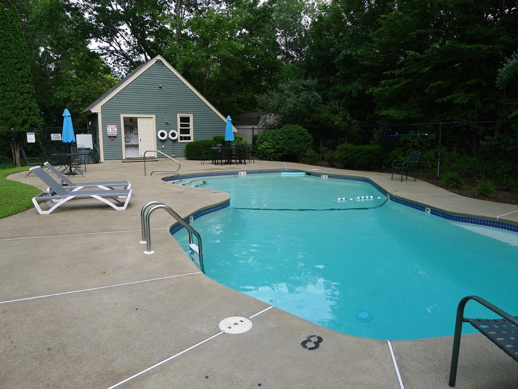 3 bed, 2 bath apartment for rent at 89 Brookdale Unit 89, Shrewsbury — photo 18 of 21