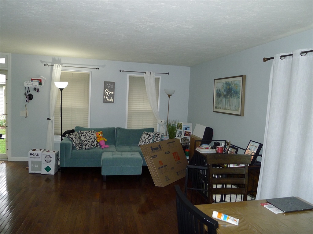 3 bed, 2 bath apartment for rent at 89 Brookdale Unit 89, Shrewsbury — photo 2 of 21