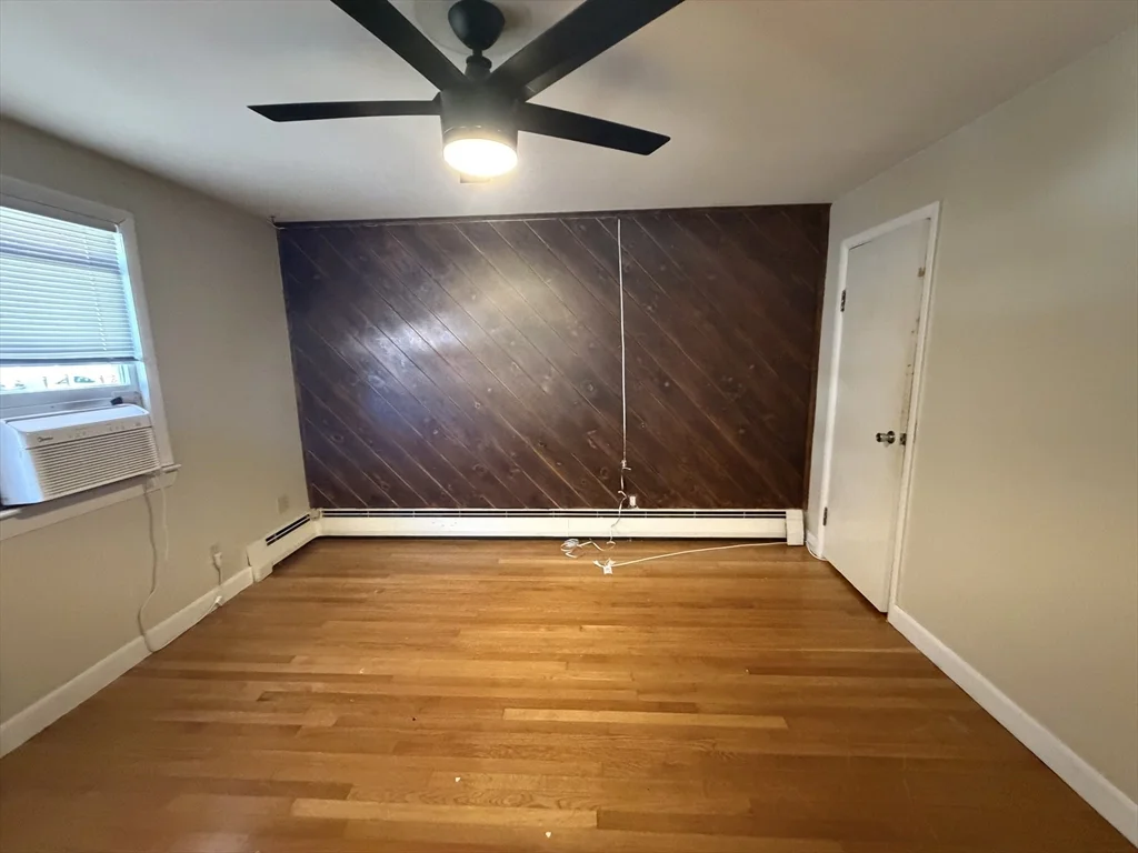 4 bed, 1 bath apartment for rent at 89 Bunker Hill Ave Unit 1, Lowell — photo 9 of 13