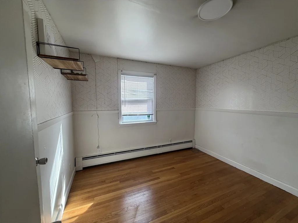 4 bed, 1 bath apartment for rent at 89 Bunker Hill Ave Unit 1, Lowell — photo 10 of 13