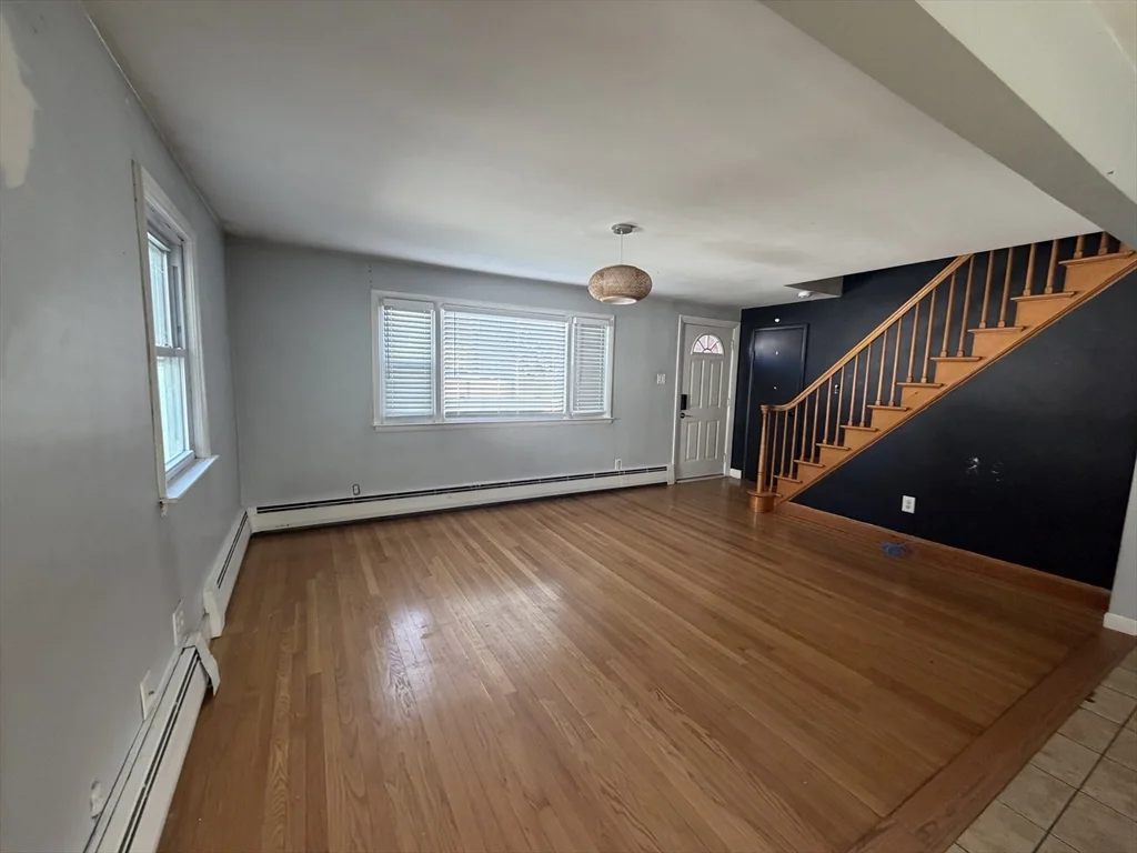 4 bed, 1 bath apartment for rent at 89 Bunker Hill Ave Unit 1, Lowell — photo 6 of 13