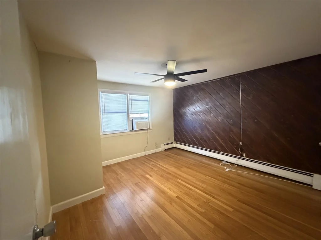 4 bed, 1 bath apartment for rent at 89 Bunker Hill Ave Unit 1, Lowell — photo 8 of 13