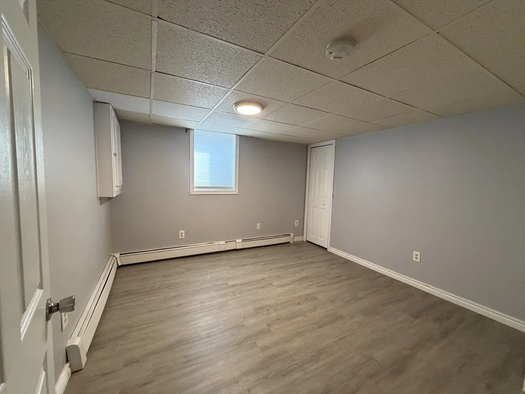 4 bed, 1 bath apartment for rent at 89 Bunker Hill Ave Unit 2, Lowell — photo 7 of 9