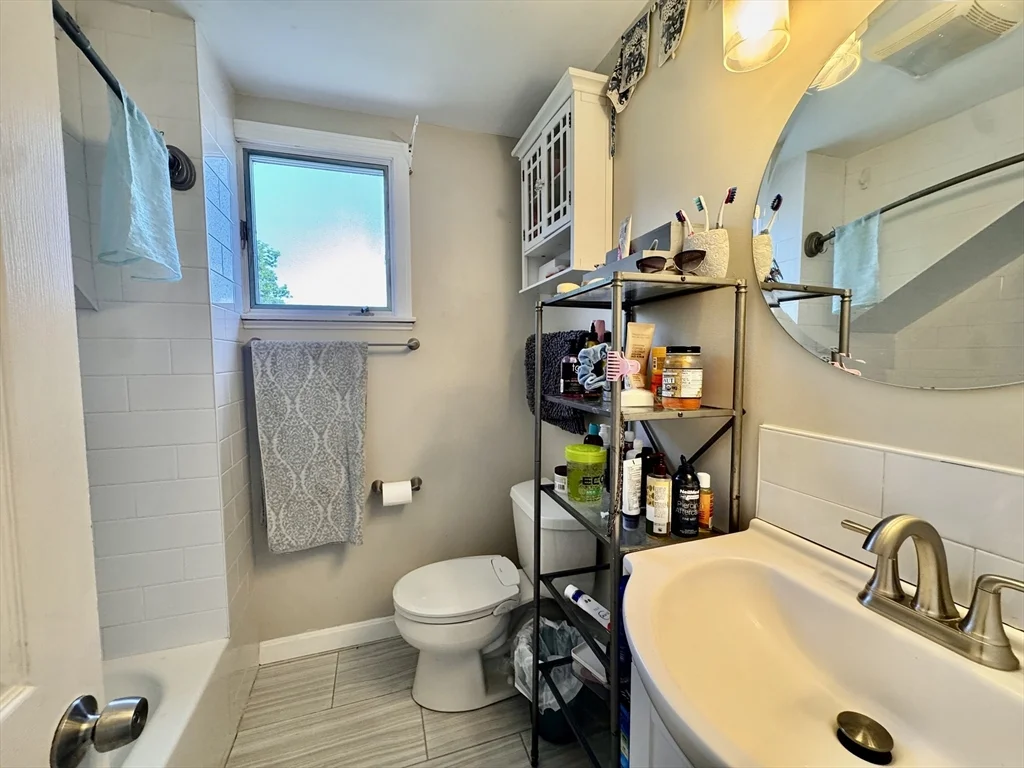 5 bed, 2 bath apartment for rent at 89 Burget Ave Unit 2, Tufts University — photo 19 of 28