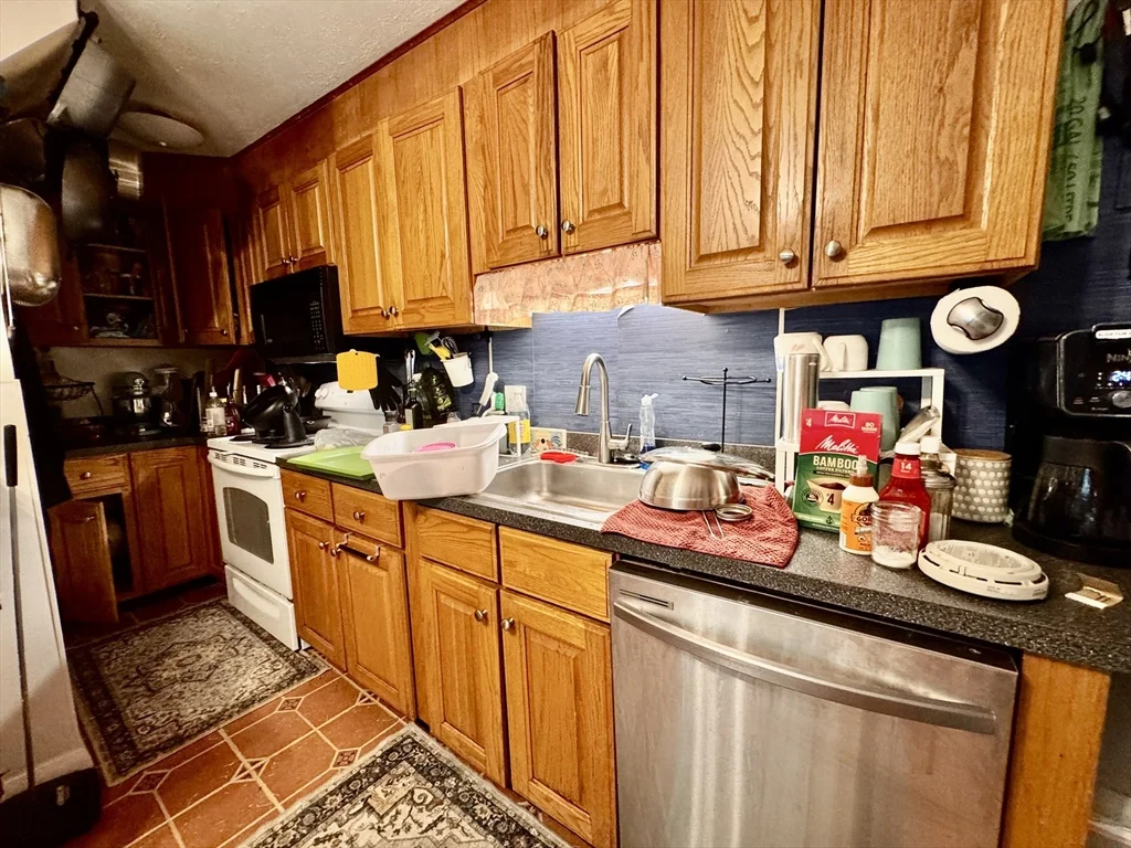 5 bed, 2 bath apartment for rent at 89 Burget Ave Unit 2, Tufts University — photo 7 of 28
