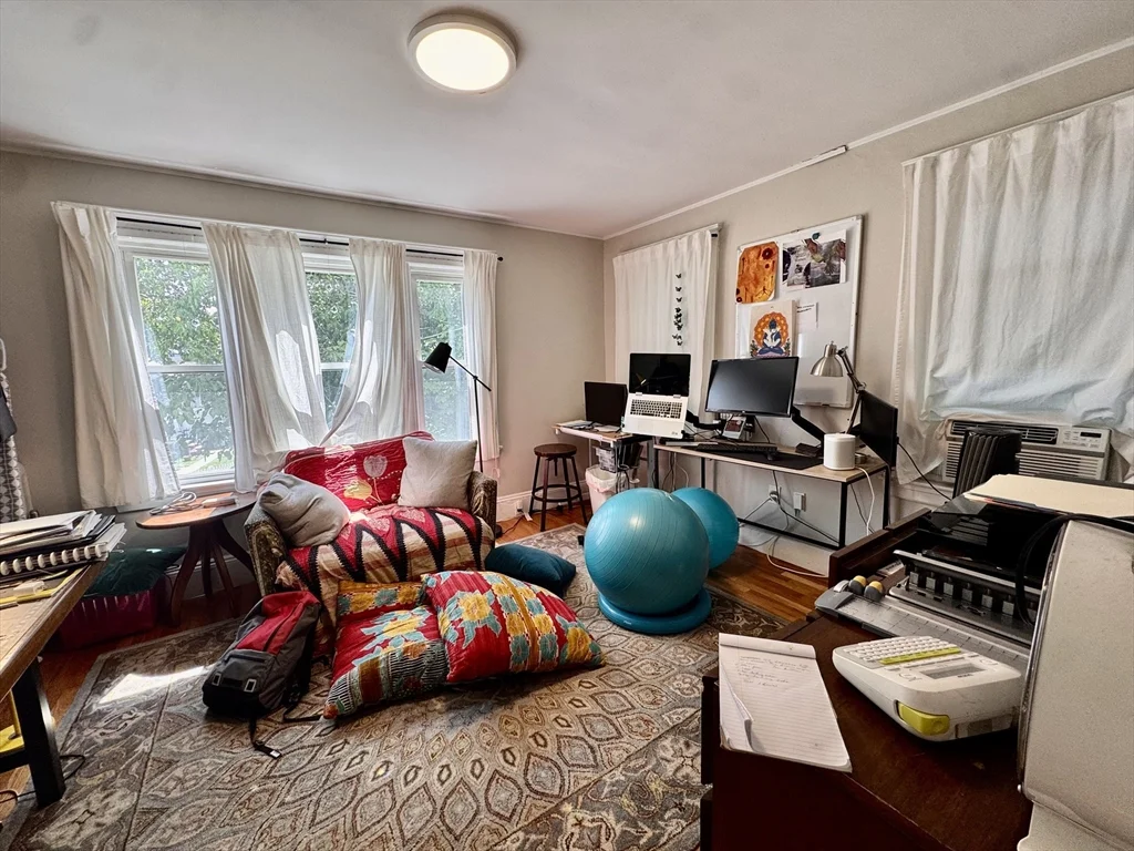 5 bed, 2 bath apartment for rent at 89 Burget Ave Unit 2, Tufts University — photo 4 of 28