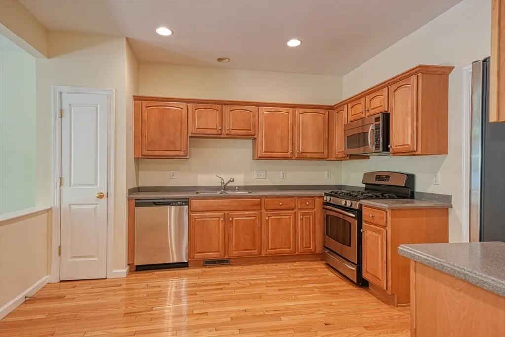2 bed, 2 bath apartment for rent at 89 Buttercup Ln Unit 255, Grafton — photo 11 of 38