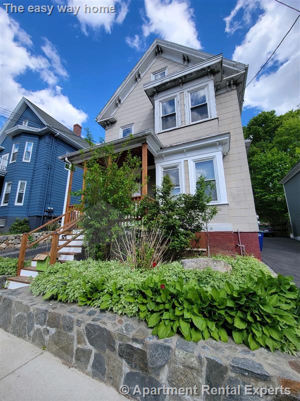 3 bed, 2 bath apartment for rent at 89 Cedar St Unit 2, Porter Square — photo 1 of 8